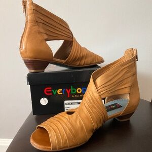 Everybody by BZ Moda 85893 Opal Natural Nocciola Glove Shoes size 40 M or US 10